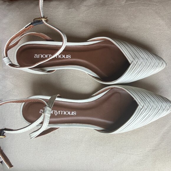 Anonymous Copenhagen kitten-heel shoe, size 8 / 39 Euro, shiny lamb white, NWT - Picture 5 of 7